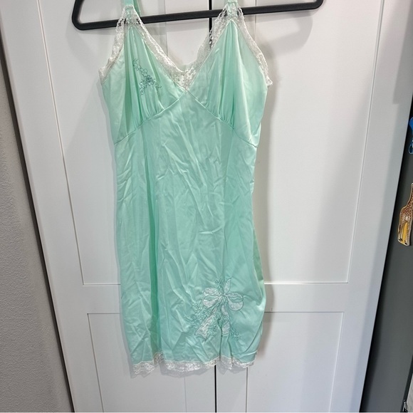 Vintage slip nightgown lingerie by Movie Star size 32 small mint green lace - Picture 9 of 9